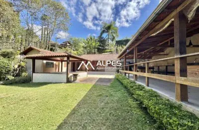 Excelente casa em condomínio, localizado em vargem grande, mobiliada, com muito verde, vista livre, com 2 casas no mesmo quintal.