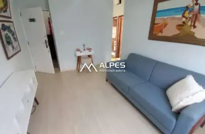 Excelente apartamento, todo mobiliado e decorado, bem localizado, próximo a faculdade.