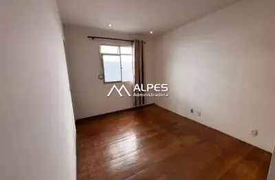 Excelente apartamento conjugado, semi mobiliado, próximo a faculdade, mercados e restaurantes.