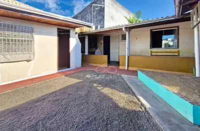 Casa com 1 quarto à venda na rua ivaí, 881, piçarras, guaratuba, 53 m2 por r$ 450.000