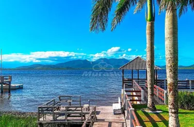 Casa com 4 dormitórios à venda, 300 m² por R$ 4.300.000,00 - Piçarras - Guaratuba/PR