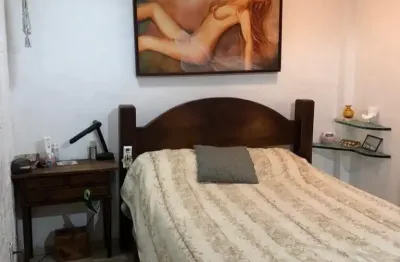 Apartamento com 02 dormitórios, com 72 m2 bem localizado
