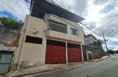 Casa espaçosa e funcional à venda, em um dos bairros mais completos da cidade, santa luzia!