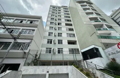 Um lar clássico, espaçoso e pensado pra quem busca o melhor, no centro. de juiz de fora