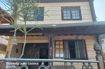 Casa com 3 quartos à venda na Rua Luiz de Andrade Silveira, Centenário, Juiz de Fora