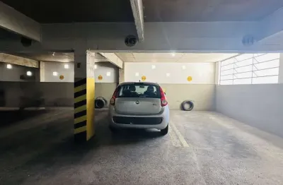 Vaga de garagem coberta e privativa no centro de juiz de fora!