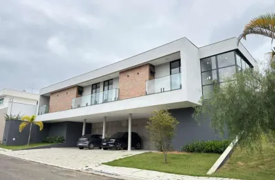 Liberdade, conforto e segurança para viver seus melhores dias no spina ville!  casa linear à venda .