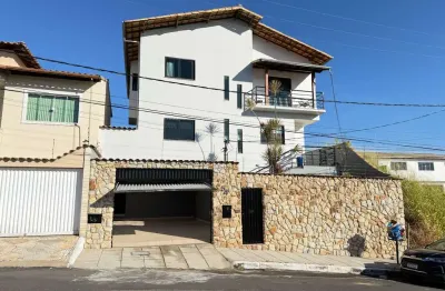 Casa com 3 quartos à venda na Rua Luiz de Souza Brandão, Quintas das Avenidas, Juiz de Fora
