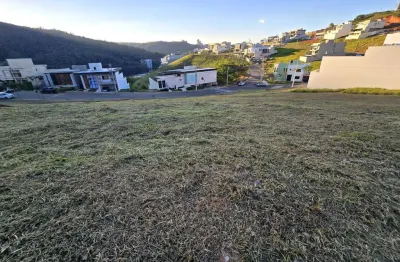 Terreno leve declive à venda no condomínio estrela alta.  a base perfeita para o seu novo lar!