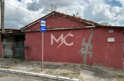 Casa com 3 quartos à venda no Jardim Aeroporto, São José dos Campos  por R$ 300.000