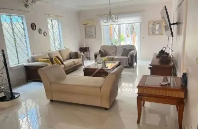 Casa com 4 quartos à venda no Jardim Apolo II, São José dos Campos  por R$ 2.399.000