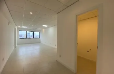 Sala comercial disponível a venda no bairro estreito florianópolis