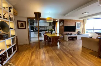 Cobertura com vista mar a venda no bairro estreito florianópolis.