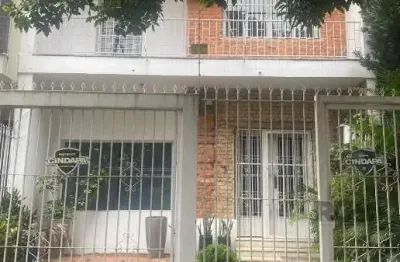 Casa com 3 quartos à venda na Rua Miguel Tostes, Rio Branco, Porto Alegre