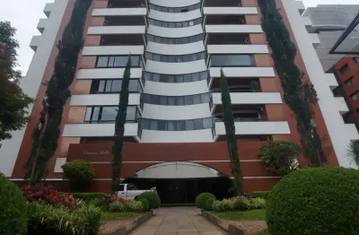Apartamento de alto padrão, com 3 suítes e 4 vagas de garagem.