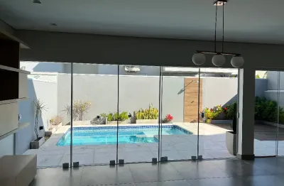 Linda casa em condomínio para locação em taubaté!! excelente localização!