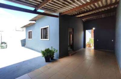 Casa com lote de 350m quintal grande  e varanda gourmet
