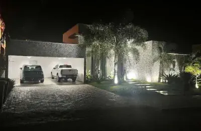 Casa em condominio totalmente mobiliada terréa lote de 735 mts