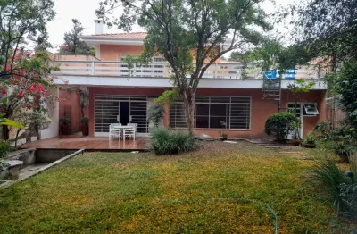 Confortável casa tipo para venda em campo belo com 3 quartos, 380m²
