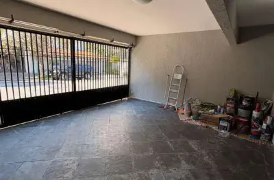 Agradável casa para venda e locação em Jardim das Vertentes com 3 quartos, sendo 1 suíte , 200m²