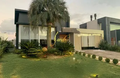 Casa térrea em condomínio fechado mobiliada e decorada