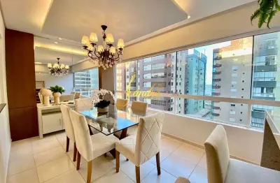 Apartamento central com 02 dormitórios e ar condicionado e box de garagem