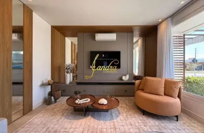 Maravilhoso sobrado geminado, finamente mobiliado e decorado novo