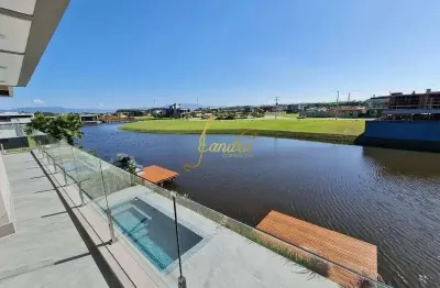 Sobrado finamente mobiliado e decorado beira de lago