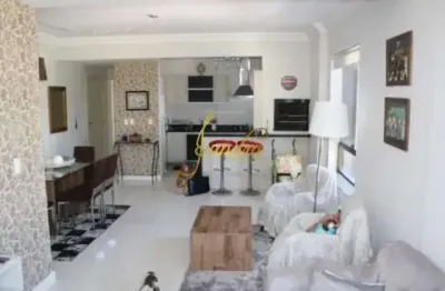 Apartamento de  frente para a praça, com 3 dormitórios e com 2 box