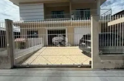Linda casa mobiliada e equipada, com 236,47m², em localização privilegiada.