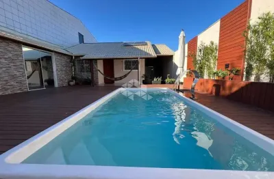 Casa com piscina, energia solar e área gourmet em forquilhinhas, são josé/sc -  (porteira fechada)