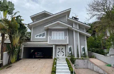 Casa à venda na Avenida Cianita, 205, Arujá 5, Arujá