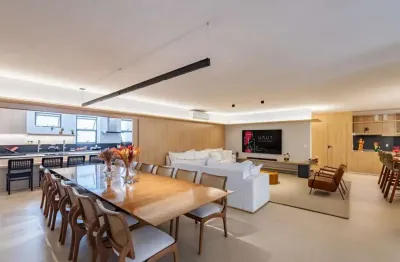 Apartamento no setor oeste, totalmente reformado e mobiliado.