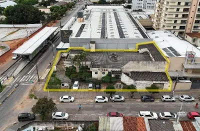 Ponto Comercial 890 m² – Av. Anhanguera | Esquina | Próx. Praça da Bíblia