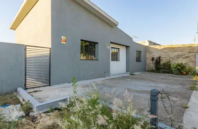 Casa comercial de 160 m² com 6 salas 4 banheiros e 4 vagas à venda no Setor Sul.