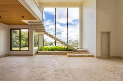 Casa no Jardins França com 440 m², 5 suítes, lote de esquina frente reserva