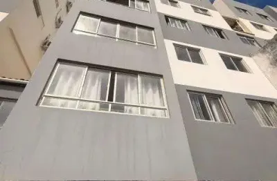 Excelente apartamento 2/4 vista mar no costa azul, predio de escada