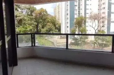 Apartamento com 211m2, 4/4 sendo 2 suíte, varanda, itaigara.
