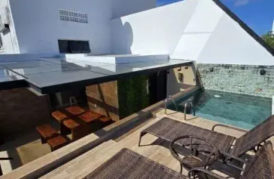 Linda cobertura imbui finamente decorada, piscina privativa