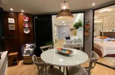 Lindíssimo quarto e sala, de 60m², 'pé na areia mar',semi-mobiliado , no rio vermelho!