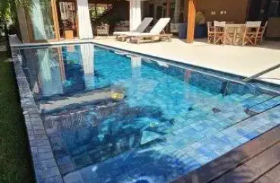 Excelente casa praia do forte, condomínio piscinas naturais, condomínio ipês 5 suítes