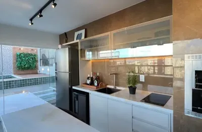 Cobertura duplex 3/4 sendo 2 suítes, piscina e espaço gourmet privativo