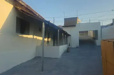 **oportunidade: casa com quintal e 210m² no jardim florence**