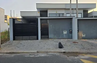 Viva o melhor em campinas: casa espaçosa com pé direito alto e lazer completo!