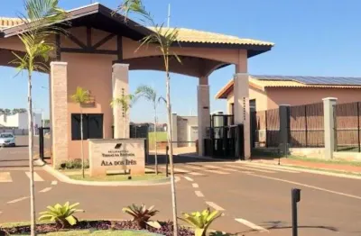 Casa à venda em Paulínia: sobrado com 4 vagas e projeto para piscina.