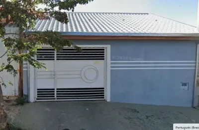 Casa aconchegante à venda em campinas: 2 suítes e pagamento à vista.