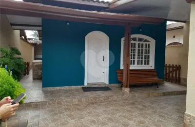 Casa com 3 quartos à venda na Clube Soroptimista De Santos, 59, Centro, Bertioga