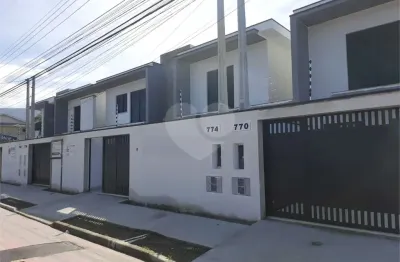 Casa com 2 quartos à venda no Centro, Bertioga 
