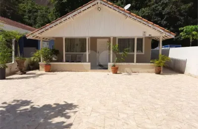 Casa com 2 quartos à venda na Manoel José Pinto, São Lourenço, Bertioga