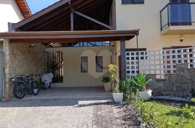 Casa em condomínio fechado com 4 quartos à venda na Avenida Anchieta, Centro, Bertioga